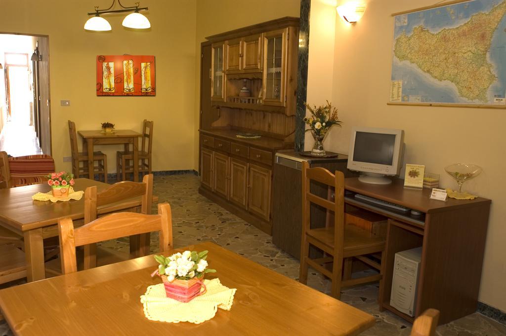I Colori Del Sole Bed & Breakfast Fiumefreddo di Sicilia Exterior photo