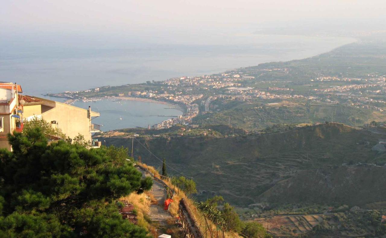 I Colori Del Sole Bed & Breakfast Fiumefreddo di Sicilia Exterior photo